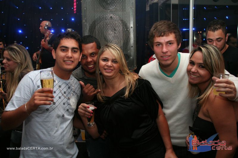 Balada: Fotos de Sexta na Plataforma do Choop na Cidade do Automovel - DF