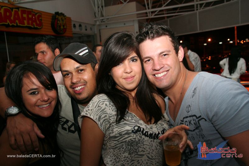 Balada: Fotos de Sexta na Plataforma do Choop na Cidade do Automovel - DF