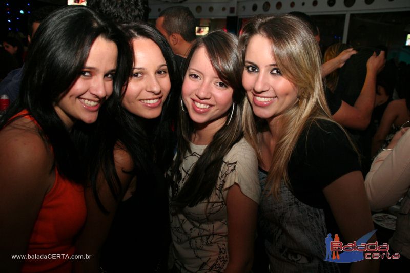 Balada: Fotos de Sexta na Plataforma do Choop na Cidade do Automovel - DF