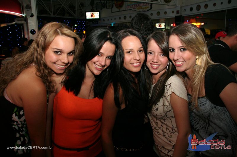 Balada: Fotos de Sexta na Plataforma do Choop na Cidade do Automovel - DF