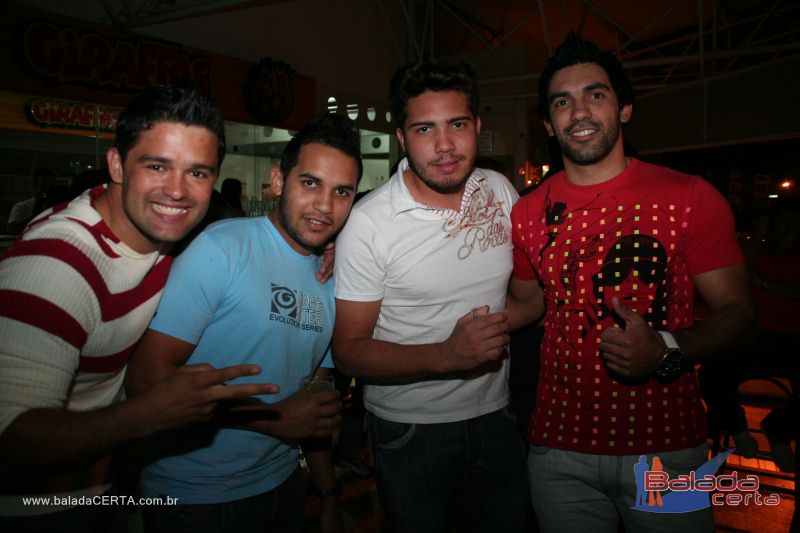 Balada: Fotos de Sexta na Plataforma do Choop na Cidade do Automovel - DF