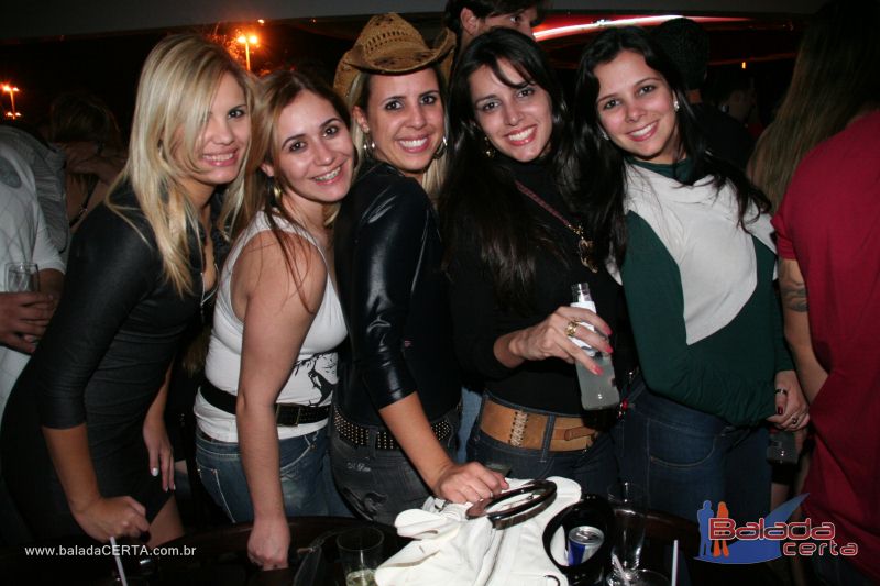 Balada: Fotos de Sexta na Plataforma do Choop na Cidade do Automovel - DF