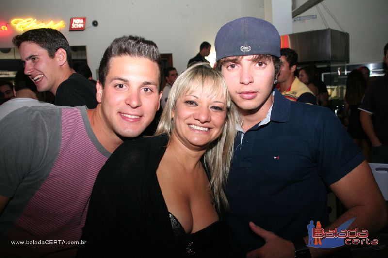 Balada: Fotos de Sexta na Plataforma do Choop na Cidade do Automovel - DF