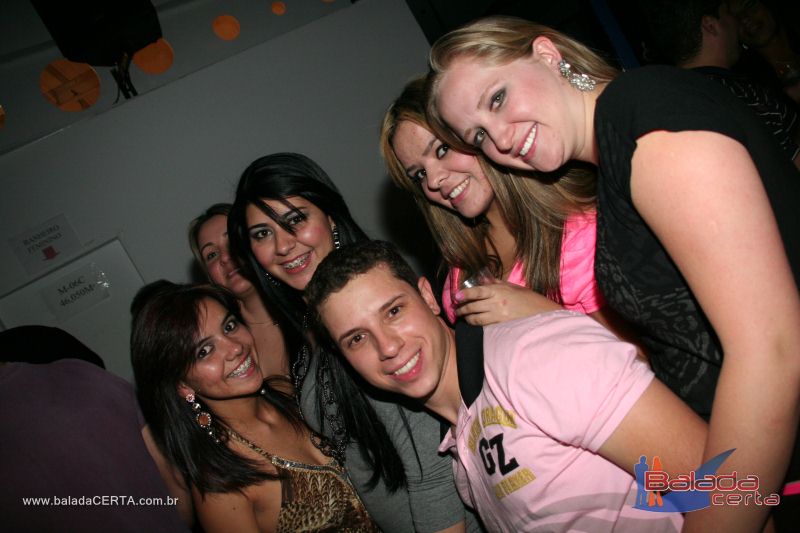 Balada: Fotos de Sexta na Plataforma do Choop na Cidade do Automovel - DF
