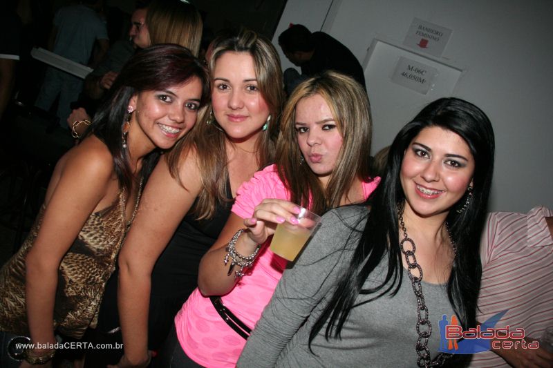 Balada: Fotos de Sexta na Plataforma do Choop na Cidade do Automovel - DF