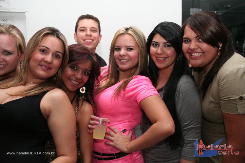 Balada: Fotos de Sexta na Plataforma do Choop na Cidade do Automovel - DF