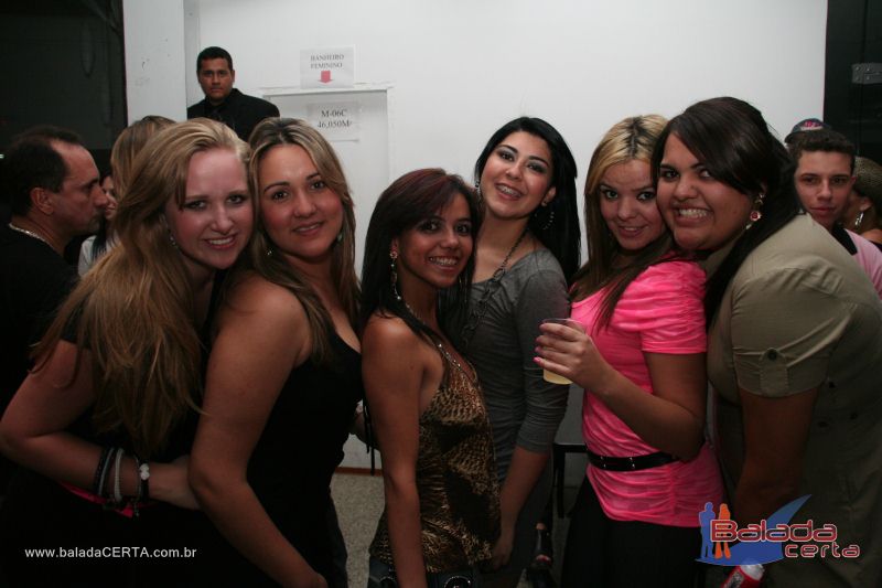 Balada: Fotos de Sexta na Plataforma do Choop na Cidade do Automovel - DF