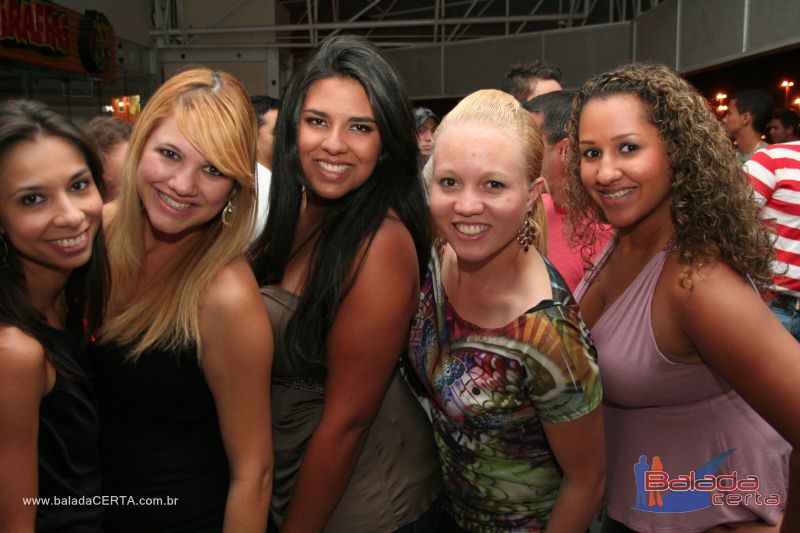 Balada: Fotos de Sexta na Plataforma do Choop na Cidade do Automovel - DF