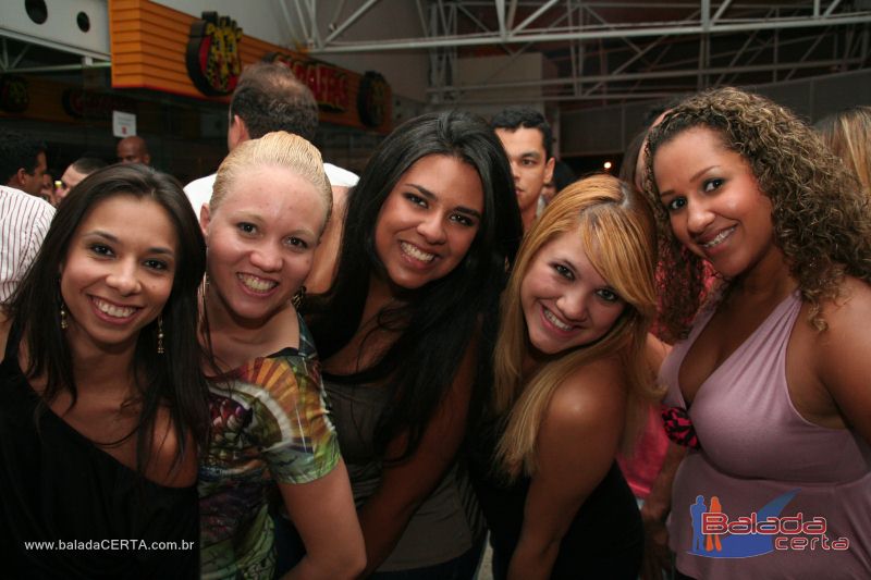Balada: Fotos de Sexta na Plataforma do Choop na Cidade do Automovel - DF