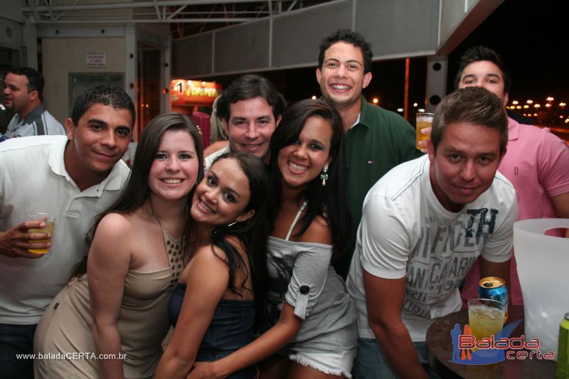 Balada: Fotos de Sexta na Plataforma do Choop na Cidade do Automovel - DF