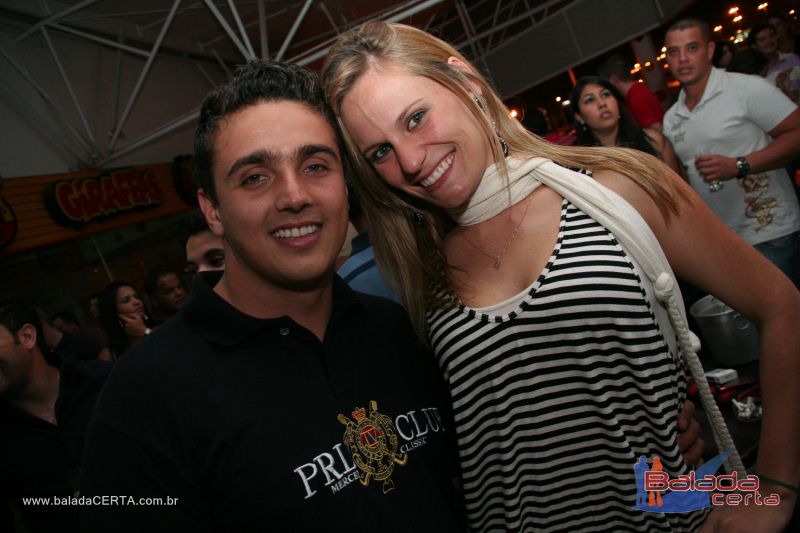 Balada: Fotos de Sexta na Plataforma do Choop na Cidade do Automovel - DF