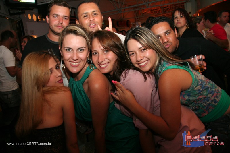 Balada: Fotos de Sexta na Plataforma do Choop na Cidade do Automovel - DF