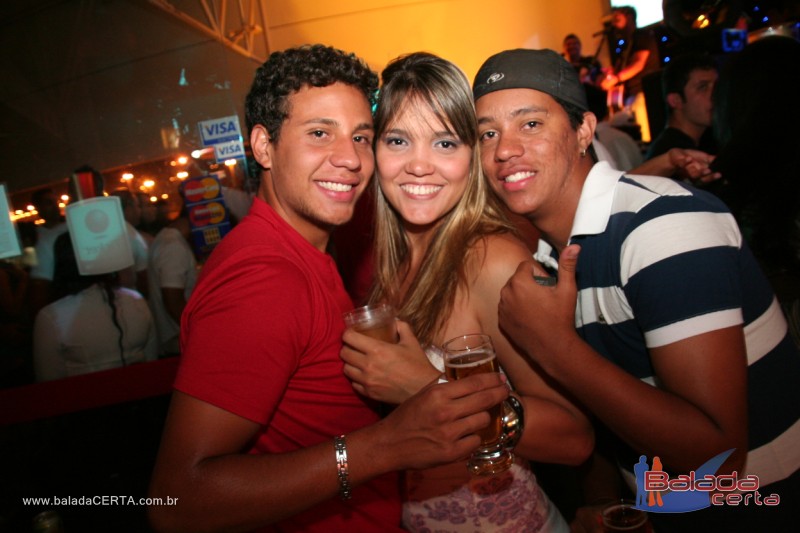 Balada: Fotos de Sexta na Plataforma do Choop na Cidade do Automovel - DF