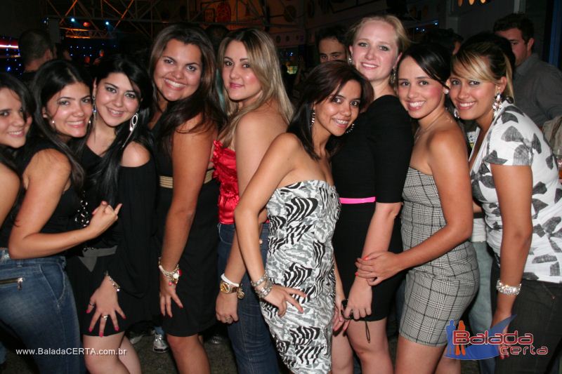 Balada: Fotos de Sexta na Plataforma do Choop na Cidade do Automovel - DF