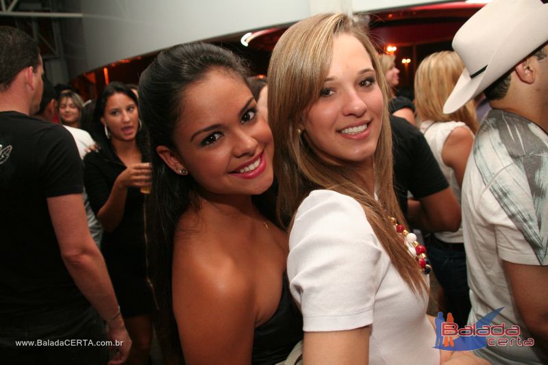 Balada: Fotos de Sexta na Plataforma do Choop na Cidade do Automovel - DF