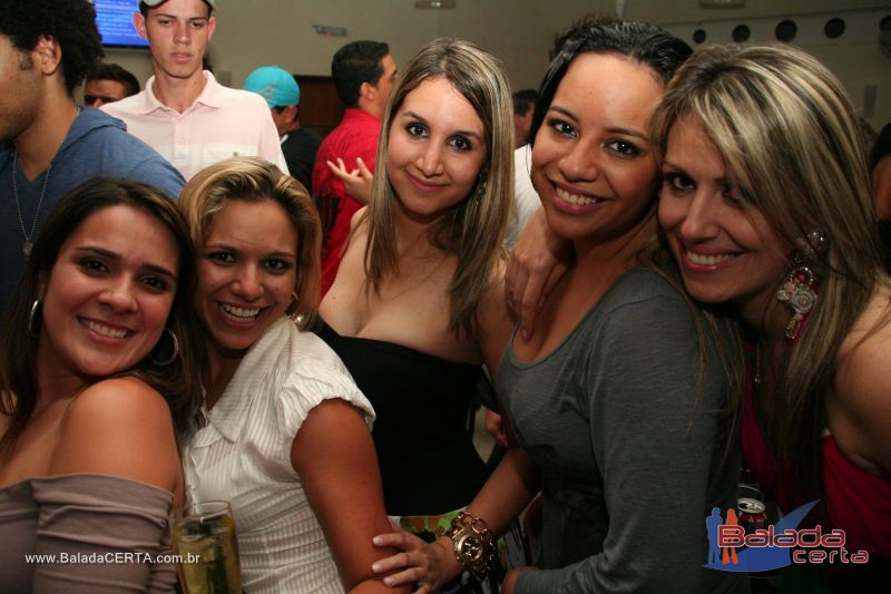 Balada: Fotos de Sexta na Plataforma do Choop na Cidade do Automovel - DF