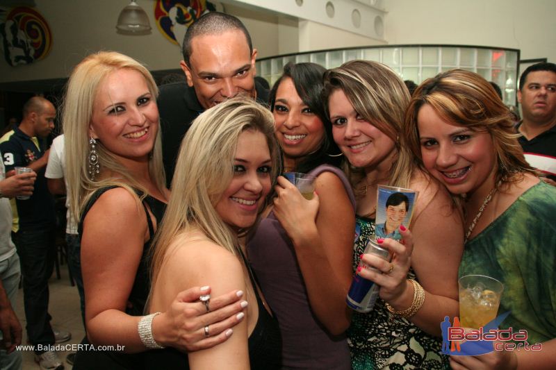 Balada: Fotos de Sexta na Plataforma do Choop na Cidade do Automovel - DF