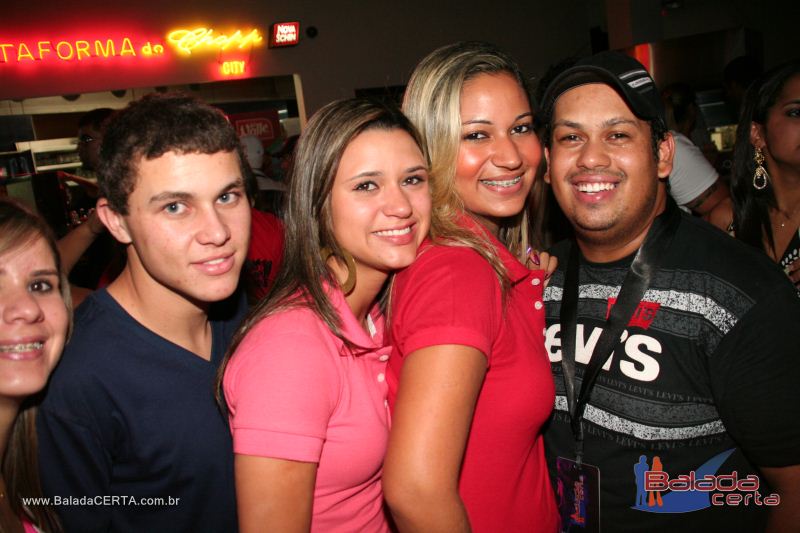 Balada: Fotos de Sexta na Plataforma do Choop na Cidade do Automovel - DF