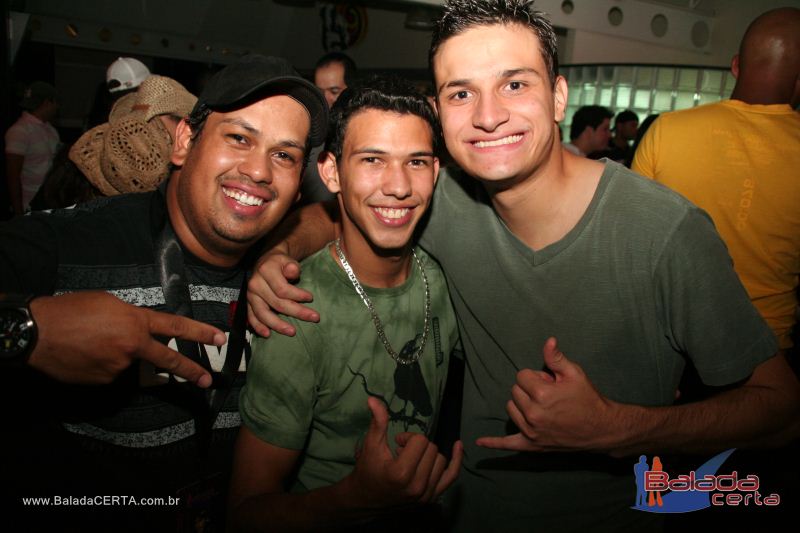 Balada: Fotos de Sexta na Plataforma do Choop na Cidade do Automovel - DF