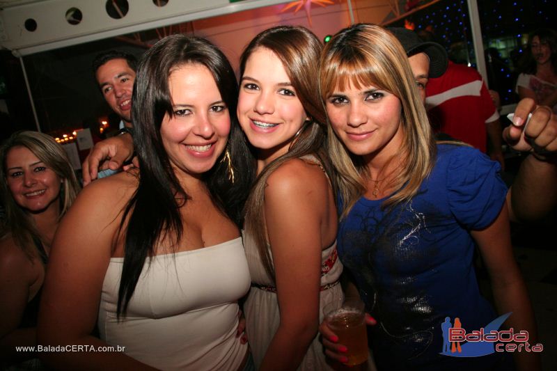 Balada: Fotos de Sexta na Plataforma do Choop na Cidade do Automovel - DF