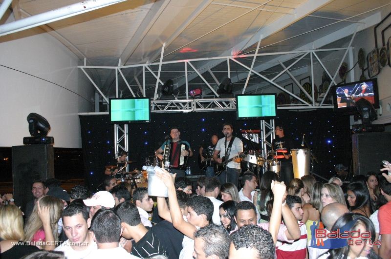 Balada: Fotos de Sexta na Plataforma do Choop na Cidade do Automovel - DF