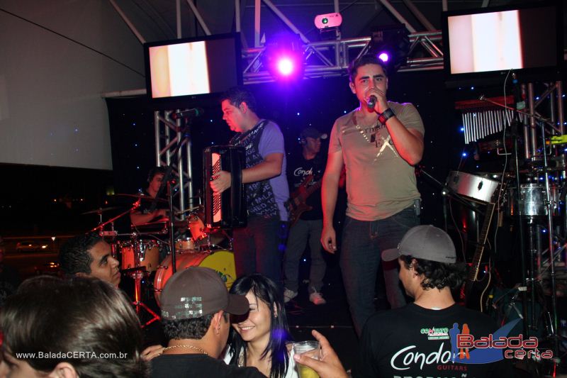 Balada: Fotos de Sexta na Plataforma do Choop na Cidade do Automovel - DF