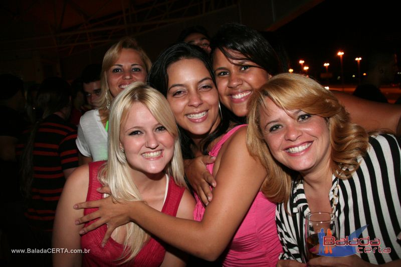 Balada: Fotos de Sexta na Plataforma do Choop na Cidade do Automovel - DF