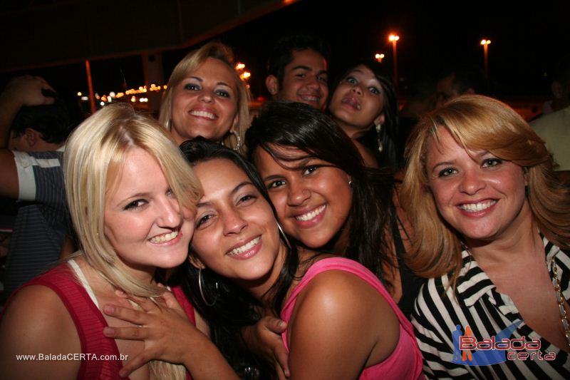 Balada: Fotos de Sexta na Plataforma do Choop na Cidade do Automovel - DF