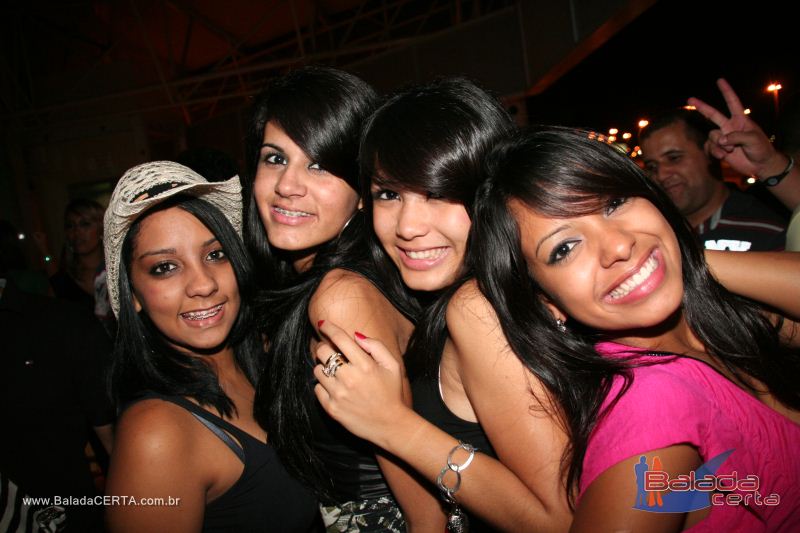 Balada: Fotos de Sexta na Plataforma do Choop na Cidade do Automovel - DF