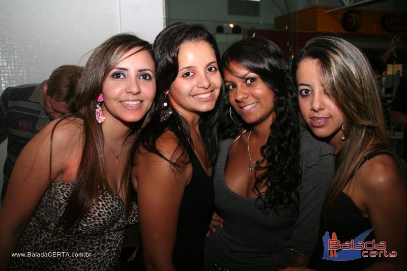 Balada: Fotos de Sexta na Plataforma do Choop na Cidade do Automovel - DF