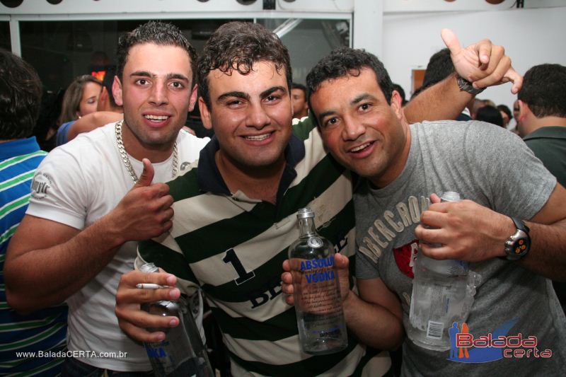 Balada: Fotos de Sexta na Plataforma do Choop na Cidade do Automovel - DF