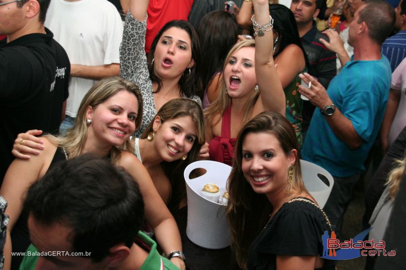 Balada: Fotos de Sexta na Plataforma do Choop na Cidade do Automovel - DF