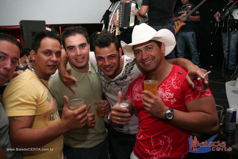 Balada: Fotos de Sexta na Plataforma do Choop na Cidade do Automovel - DF