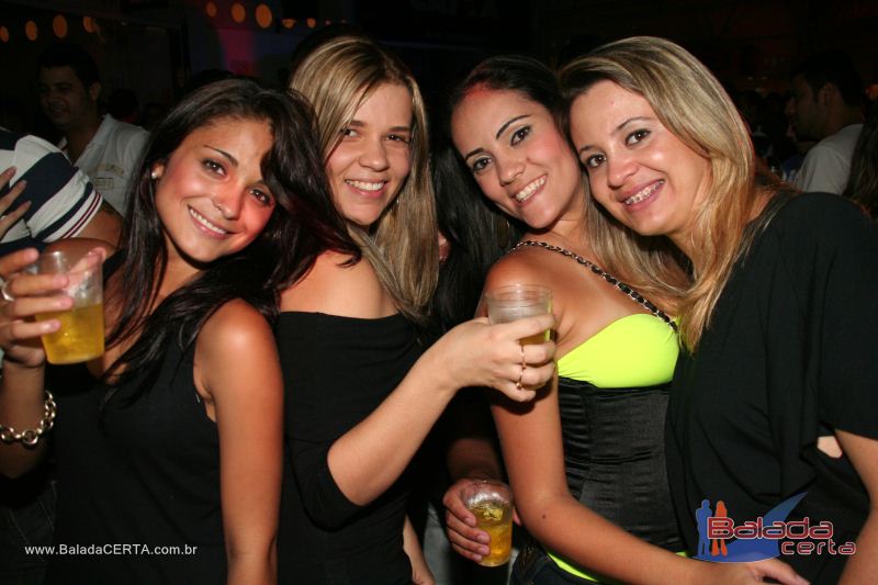 Balada: Fotos de Sexta na Plataforma do Choop na Cidade do Automovel - DF