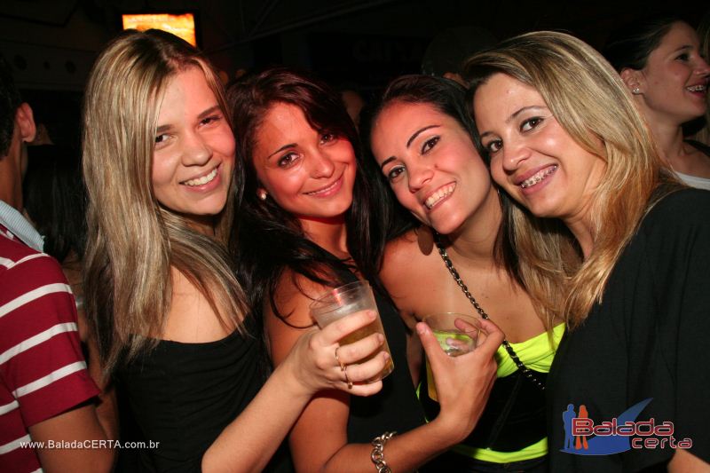 Balada: Fotos de Sexta na Plataforma do Choop na Cidade do Automovel - DF