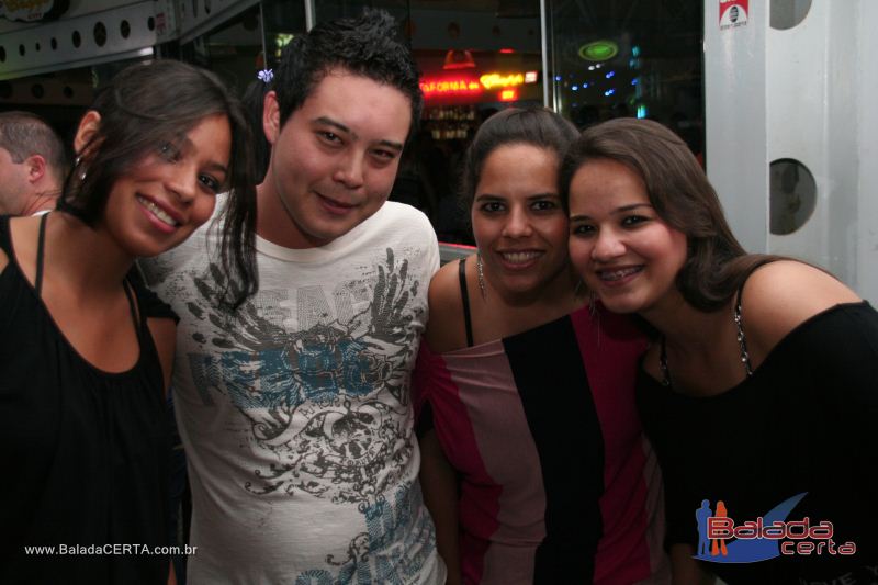 Balada: Fotos de Sexta na Plataforma do Choop na Cidade do Automovel - DF