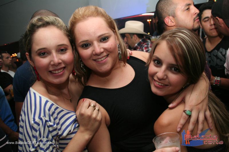 Balada: Fotos de Sexta na Plataforma do Choop na Cidade do Automovel - DF