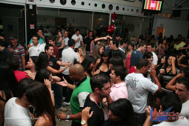 Balada: Fotos de Sexta na Plataforma do Choop na Cidade do Automovel - DF