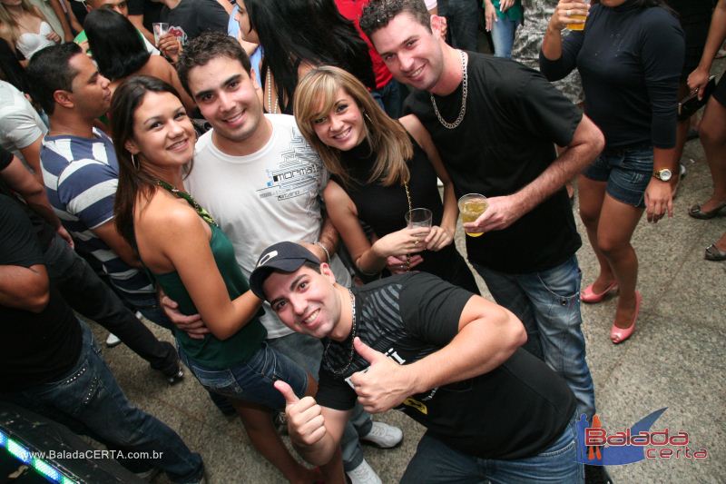 Balada: Fotos de Sexta na Plataforma do Choop na Cidade do Automovel - DF