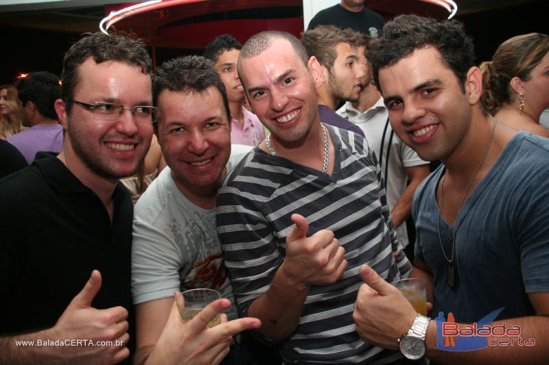 Balada: Fotos de Sexta na Plataforma do Choop na Cidade do Automovel - DF