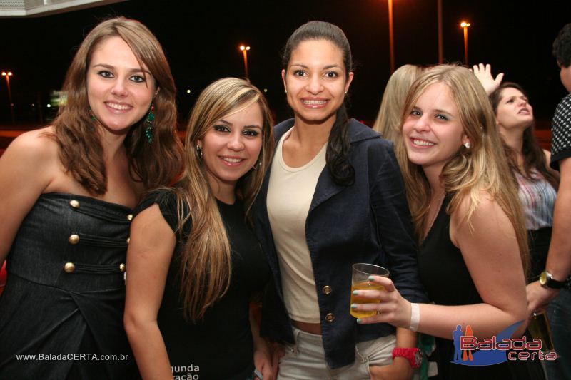 Balada: Fotos de Sexta na Plataforma do Choop na Cidade do Automovel - DF