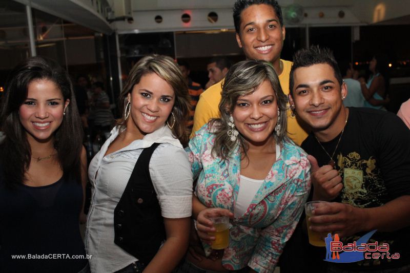 Balada: Fotos de Sexta na Plataforma do Choop na Cidade do Automovel - DF