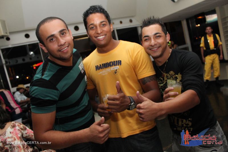 Balada: Fotos de Sexta na Plataforma do Choop na Cidade do Automovel - DF