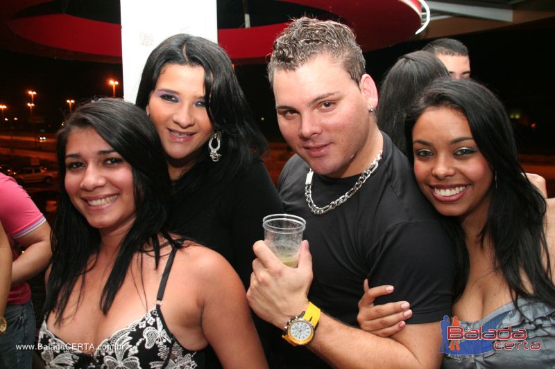 Balada: Fotos de Sexta na Plataforma do Choop na Cidade do Automovel - DF