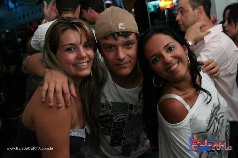 Balada: Fotos de Sexta na Plataforma do Choop na Cidade do Automovel - DF