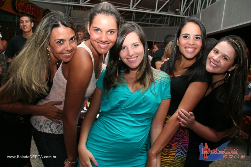 Balada: Fotos de Sexta na Plataforma do Choop na Cidade do Automovel - DF