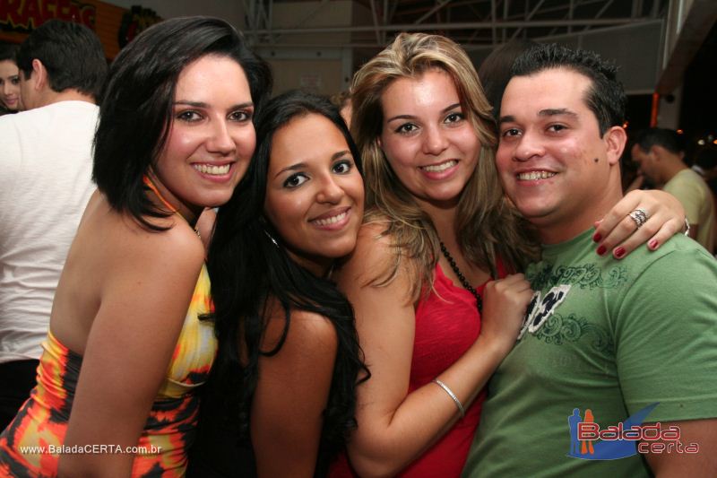 Balada: Fotos de Sexta na Plataforma do Choop na Cidade do Automovel - DF