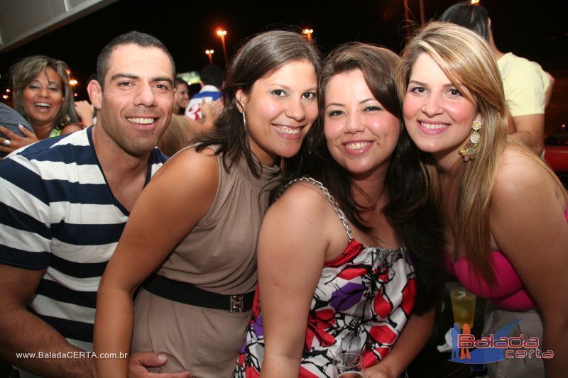 Balada: Fotos de Sexta na Plataforma do Choop na Cidade do Automovel - DF