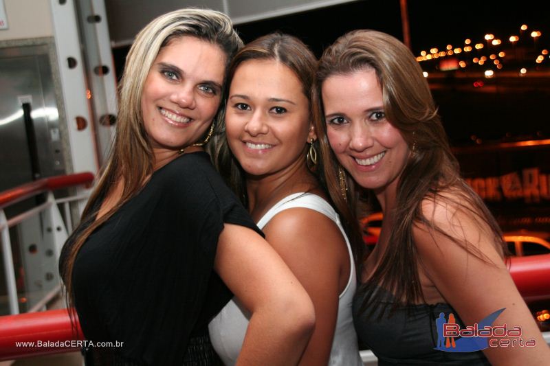 Balada: Fotos de Sexta na Plataforma do Choop na Cidade do Automovel - DF