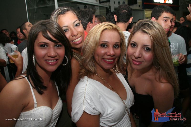 Balada: Fotos de Sexta na Plataforma do Choop na Cidade do Automovel - DF